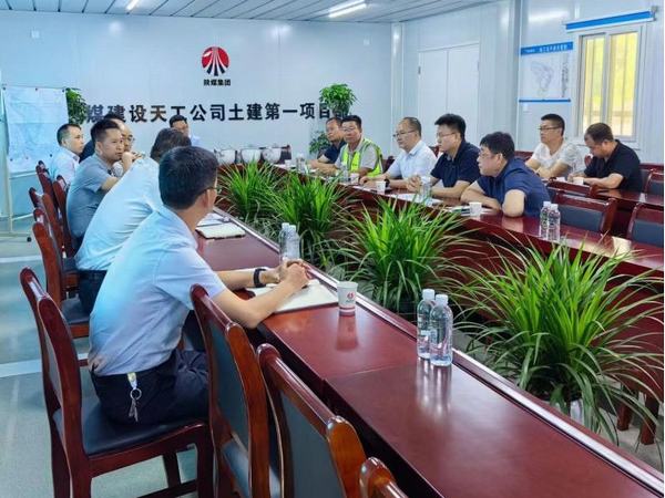 陕煤集团助力乡村振兴办公室主任徐国强一行深入汉阴实验中学项目调研指导工作