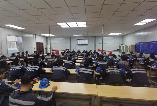 陕煤建设洗选煤运营公司红柳林洗煤厂项目部:迎战高温“烤”验 筑牢“安全篱笆”