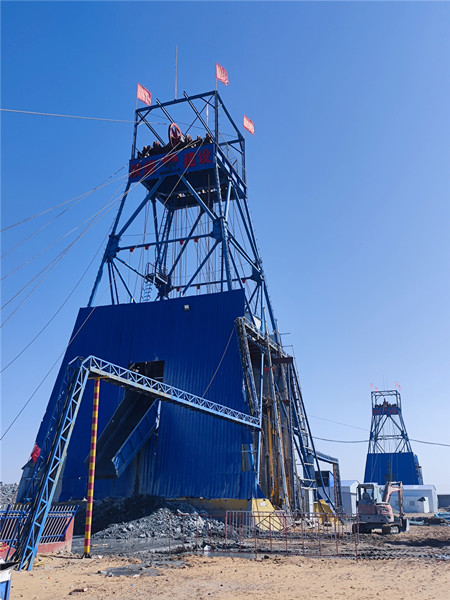 陕煤建设矿建三公司小保当一号矿井二号进、回风立井顺利完工