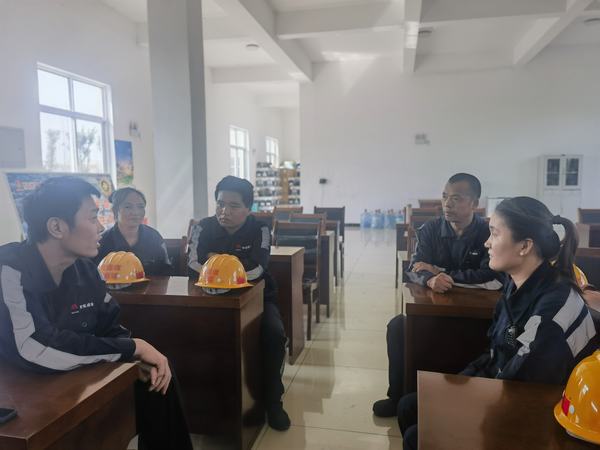 陕煤建设洗选煤运营公司神渭蒲城运营项目部:“谈心”聚合力 “对话”助管理