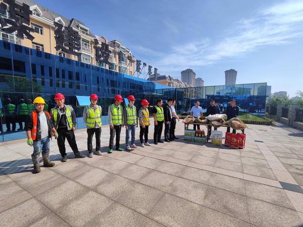 鄂尔多斯市泰宝投资有限公司副总经理仲顺维一行深入一线开展节日问候