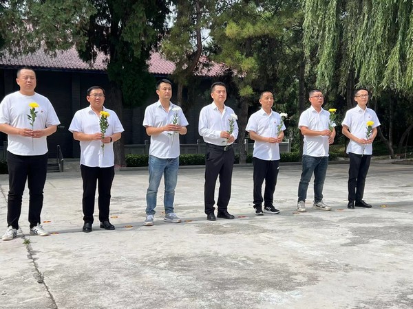 陕煤建设铜煤公司延安项目部党支部 开展“缅怀革命先烈,传承红色基因”主题党日活动