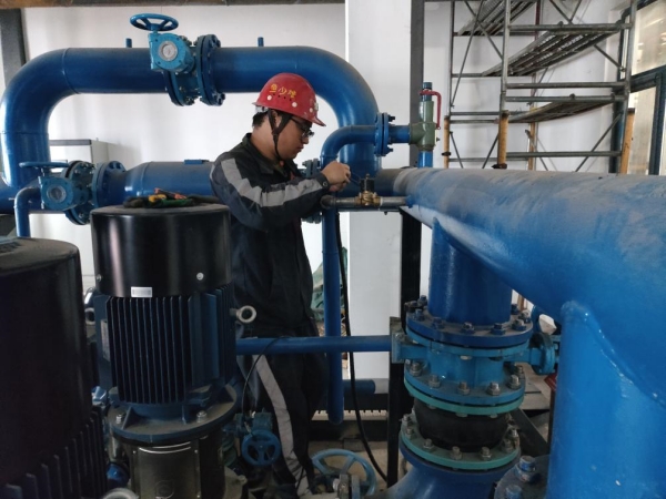 陕煤建设机电安装公司提前5天完成换热站设备安装工程