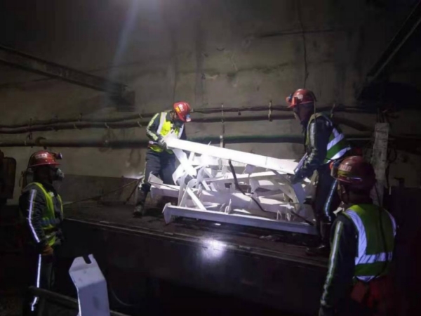 陕煤建设机电安装公司小保当二号煤矿132205胶运顺槽带式输送机顺利完工