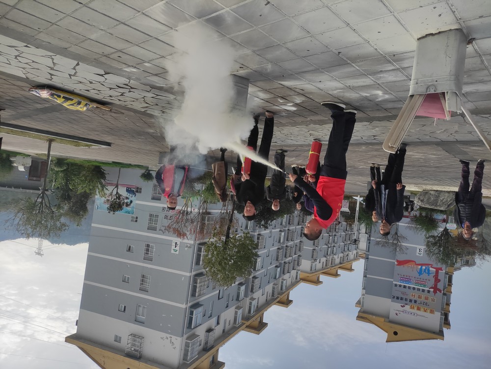 陕煤建设驻村工作队联合天池村“两委”开展消防安全知识教育活动