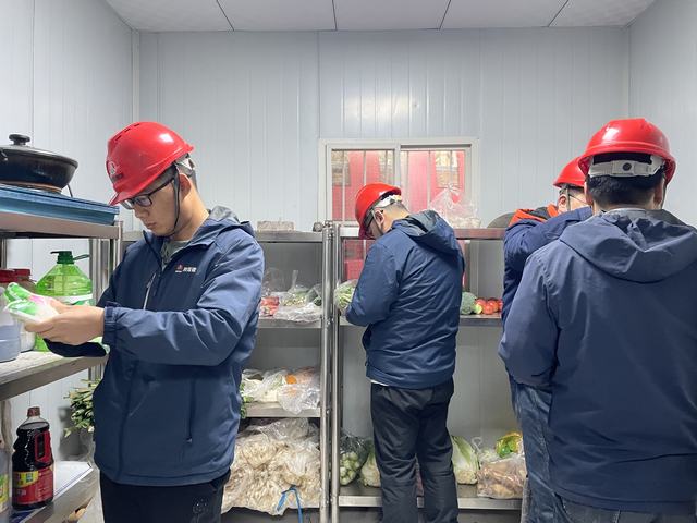 陕煤建设韩城分公司土建二项目部：加强“两堂一舍”管理用心服务职工