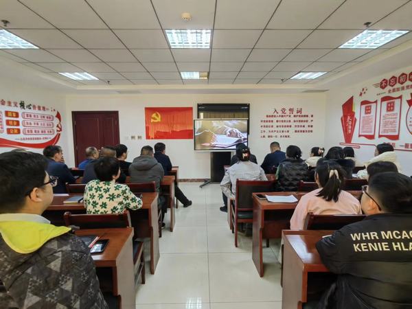 陕煤建设煤矿运营服务分公司：组织观看党史学习教育影片《跨过鸭绿江》