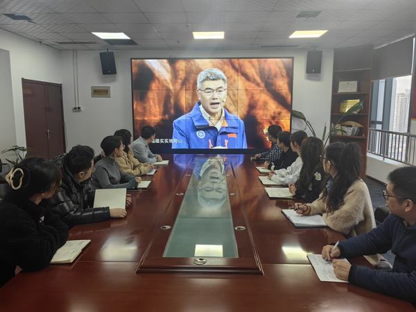 陕煤建设各单位组织观看《榜样8》专题节目