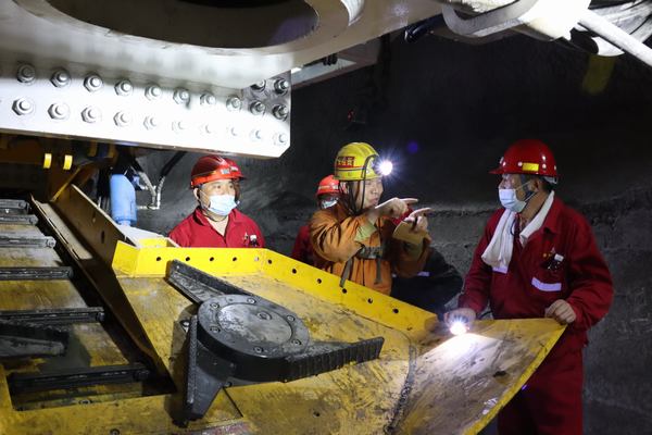 陕煤建设集团矿建二公司：扎牢生产“安全网”