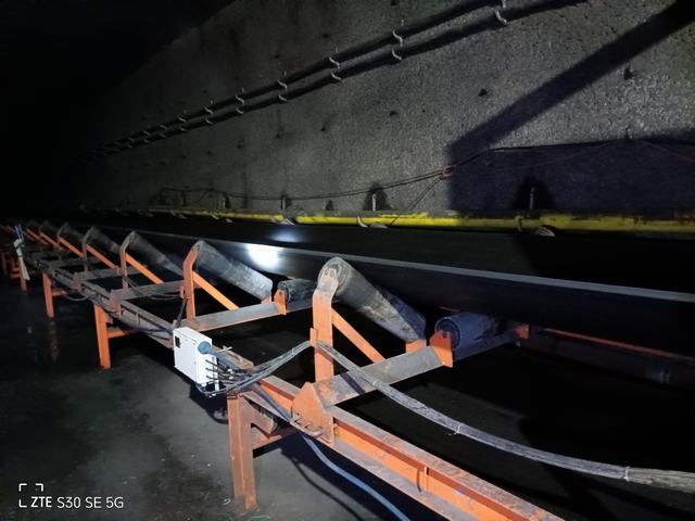 陕煤建设韩城分公司张家峁项目部圆满完成4215胶运顺槽带式输送机安装工程