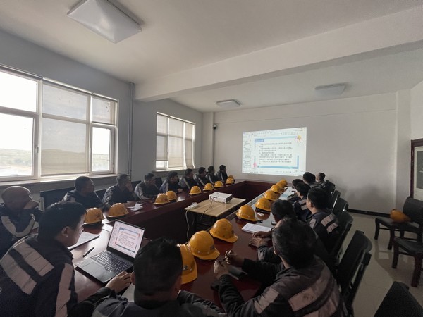 陕煤建设洗选煤运营公司神渭首端运营项目部： 多措并举 人才培养不停歇