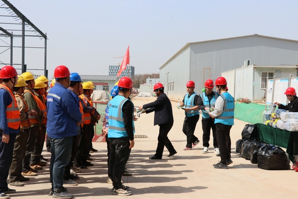 陕煤建设澄合分公司：关爱农民工 工会在行动