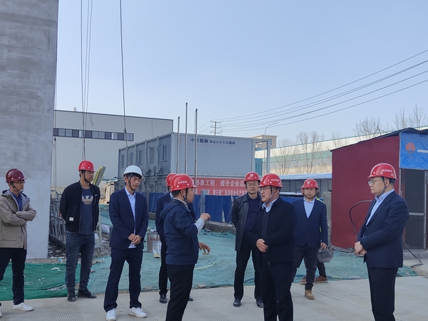 陕建机公司董事长杨宏军一行莅临陕煤建设渭南分公司承建的河北庞源项目检查指导