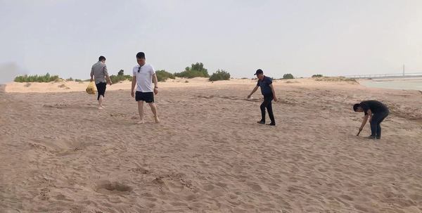 陕煤建设矿建二公司第二项目部组织开展“保卫母亲河 从我做起”主题活动