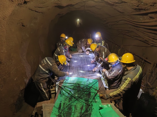 陕煤建设机电安装公司:铆足干劲抢进度,细致慎微保安全