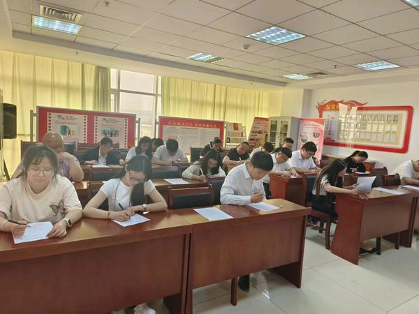 陕煤建设煤矿运营服务分公司:开展“六五”环境日环保宣传活动