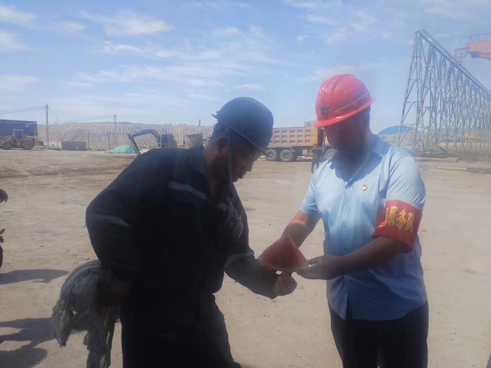 陕煤建设矿建二公司：战高温斗酷热 矿建职工不服“暑”