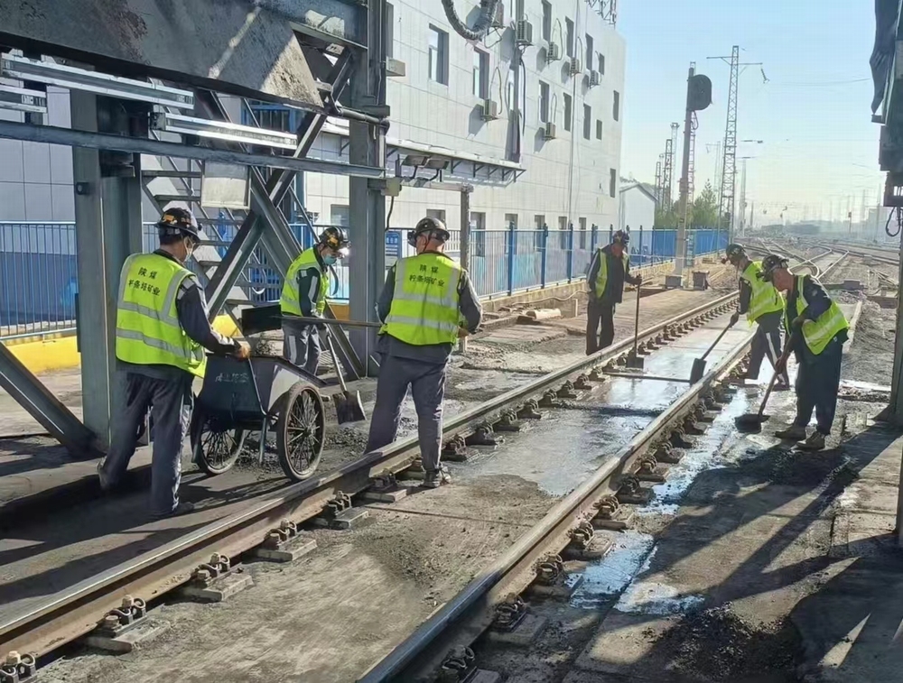 陕煤建设洗选煤运营公司柠条塔运营项目部： 他们，用汗水刻下坚守！