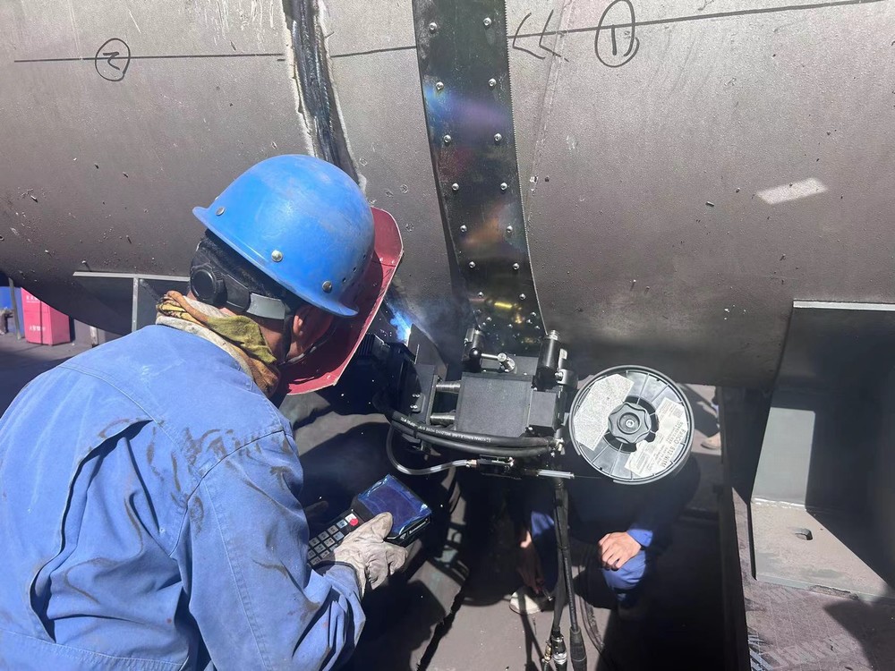 陕煤建设西北分公司：轨道式爬行机器人助力酒钢综合管网改造项目