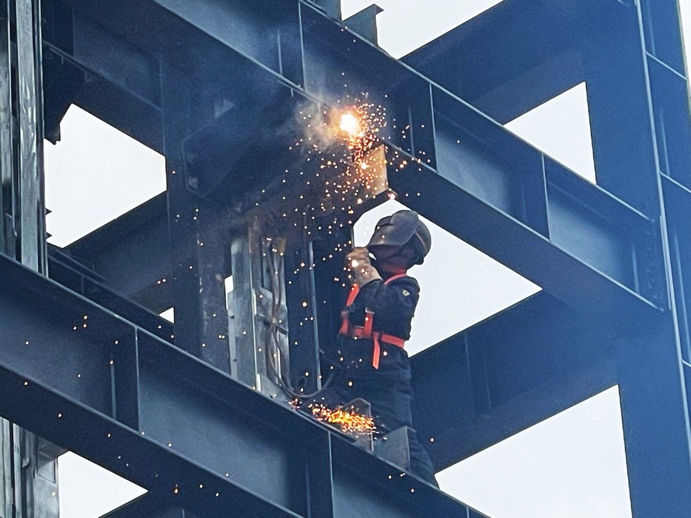 中秋坚守，诠释别样“团圆”