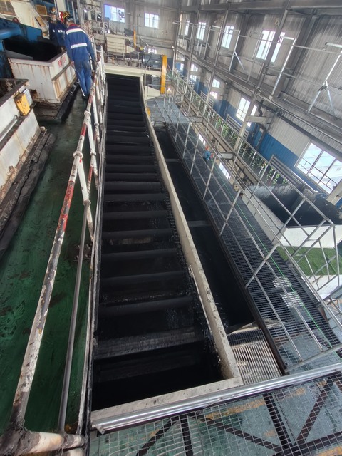 陕煤建设洗选煤运营公司第二项目部：柠条塔矿主洗车间重介浅槽分选机更换圆满完工