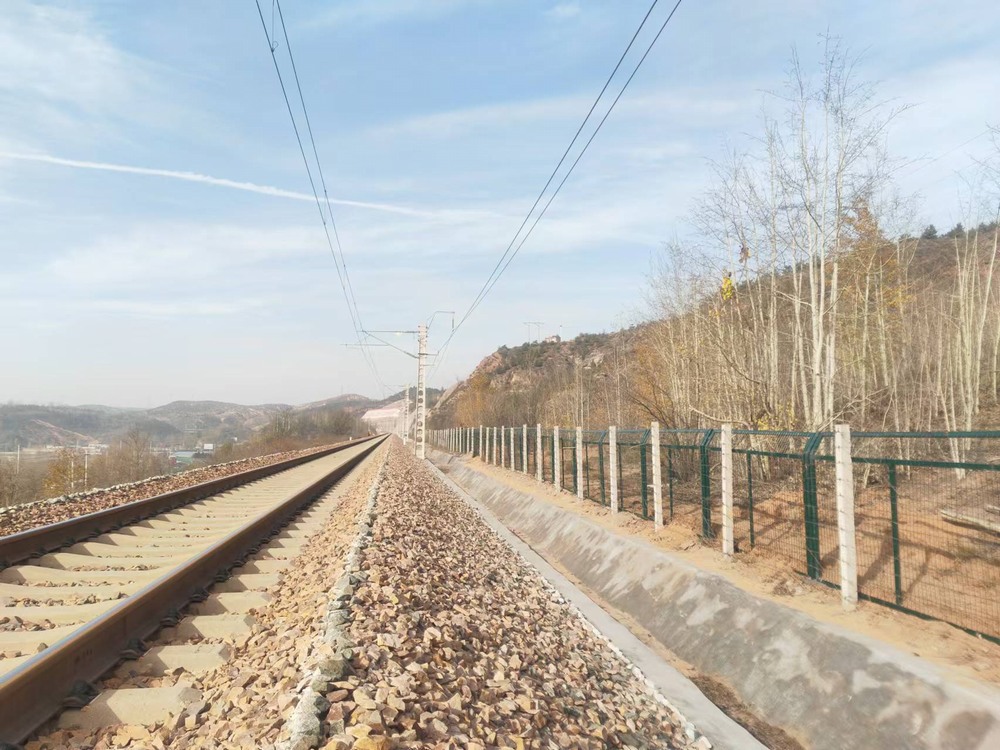 陕煤建设路桥分公司红柠铁路修缮维修项目全面竣工