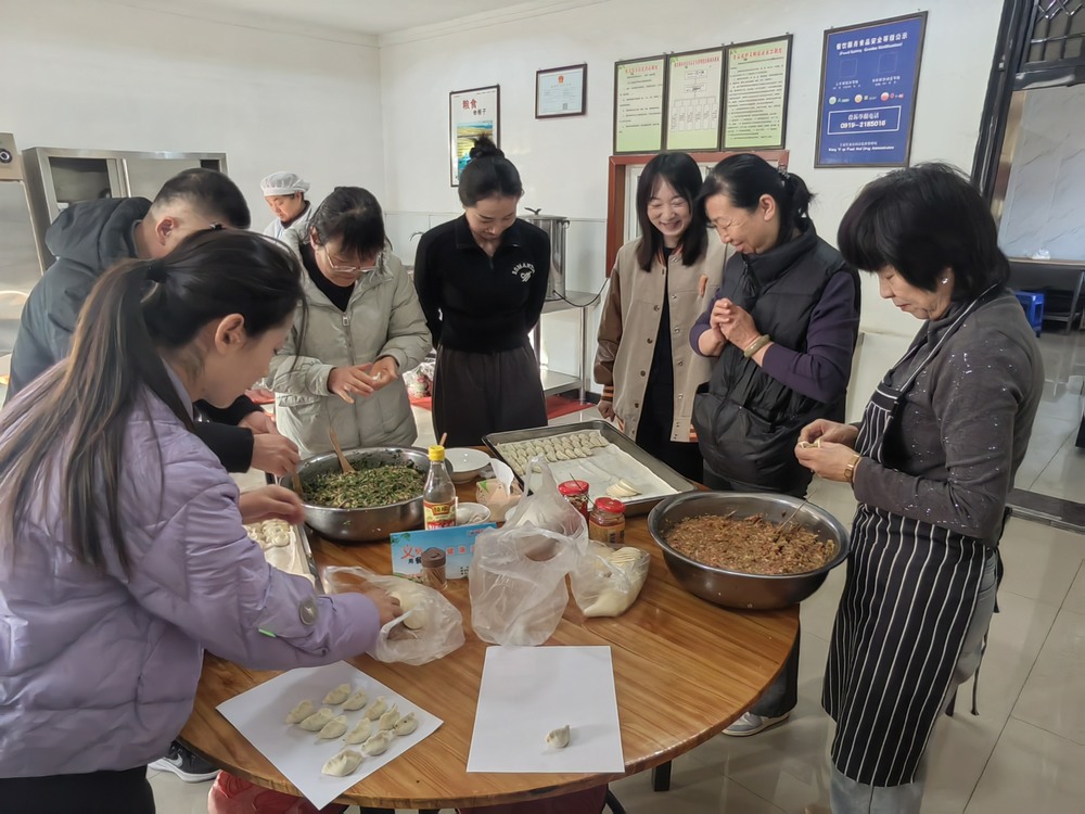 陕煤建设机电安装公司:情暖冬至 争当主“饺”