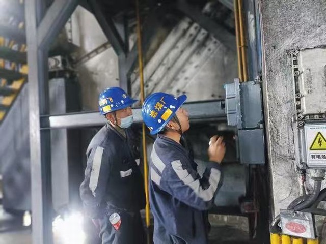 陕煤建设洗选煤运营公司红柳林洗煤厂项目部：尽心做排查 安全过大年