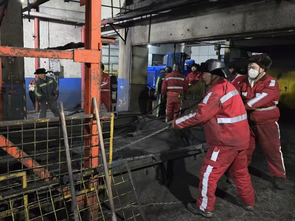 陕煤建设机电安装公司曹家滩项目部:提前8小时完成春节检修任务