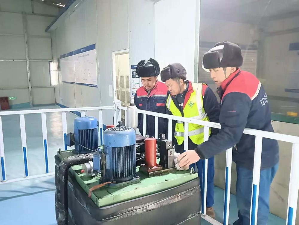 陕煤建设矿建三公司：坚守一线 画好春节“平安符”