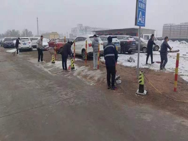 陕煤建设煤矿运营服务分公司：浴雪奋战学雷锋  后勤保障显担当