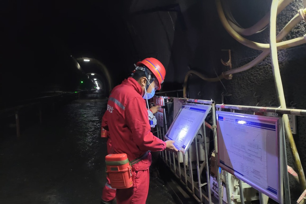 陕煤建设矿建二公司王峰项目双巷道施工实现质量进度双突破