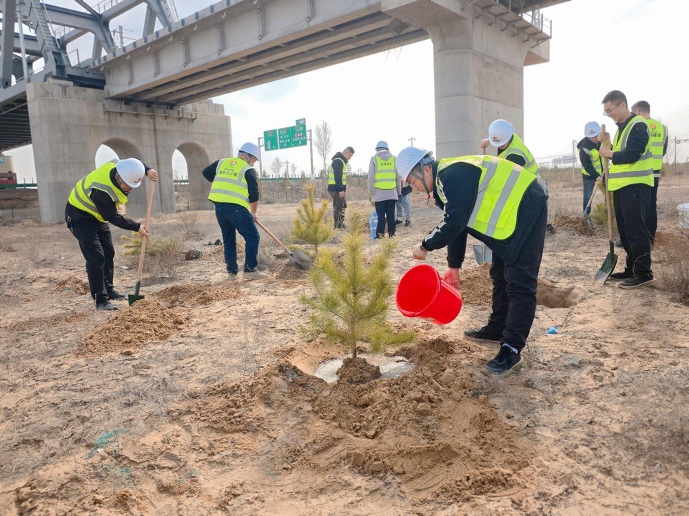 陕煤建设路桥分公司：夏意渐浓四月天，“青”风助力促发展