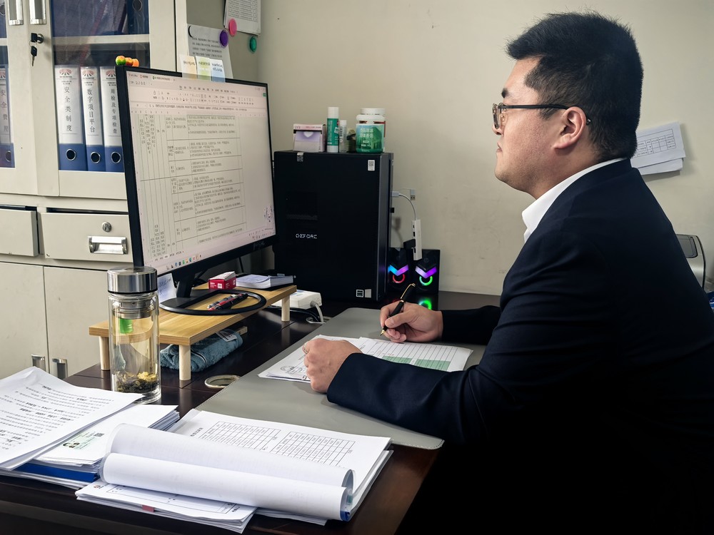 陕煤建设洗选煤运营公司第二项目部：“五四”薪火映煤海    青春力量筑安全