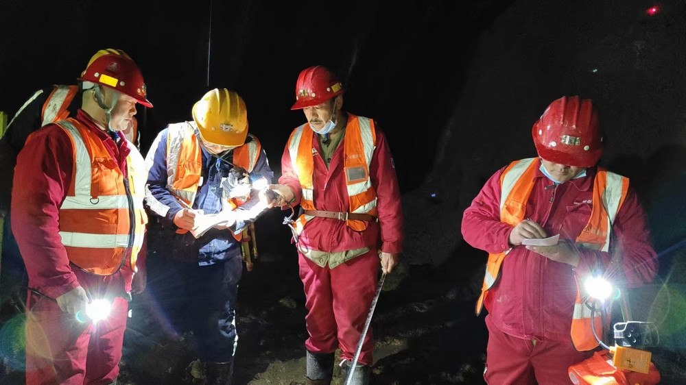 陕煤建设矿建三公司：请收看！“五一”劳动特写