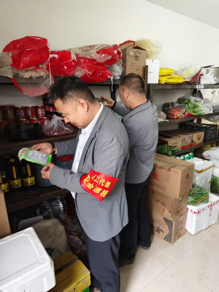 陕煤建设煤矿运营服务分公司：“红袖章”守护安全防线