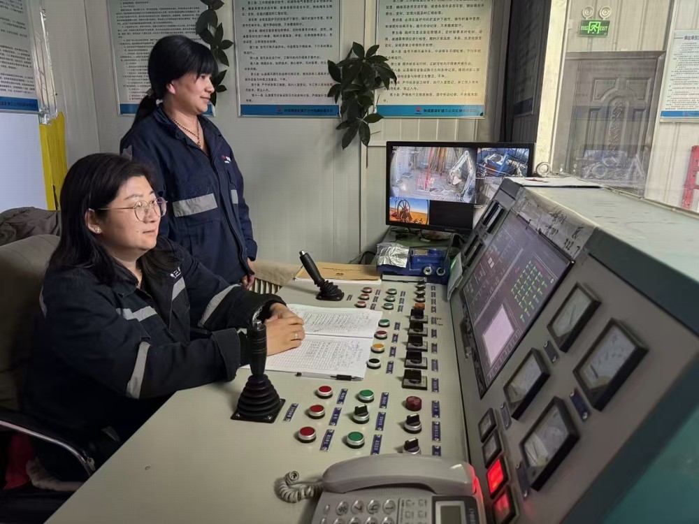 以爱之名，致敬每一位职场“超人妈妈”