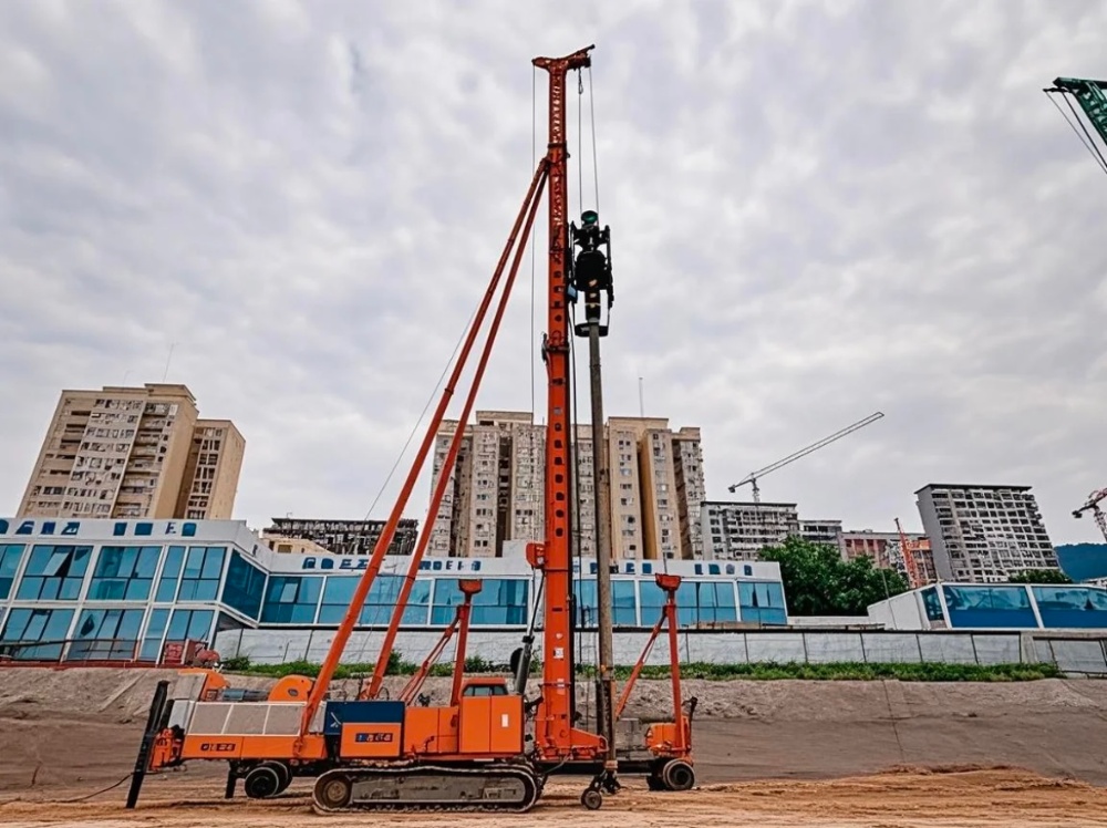 陕煤建设天工公司土建第二十七项目部：从“施工”到“绿建”，环保钻机为浐灞住宅项目注入生态动能