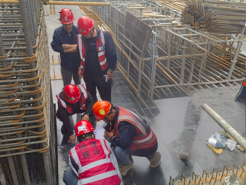 陕煤建设与浙江二建跨项目联动 ，聚焦汽机预埋螺栓施工技术攻坚