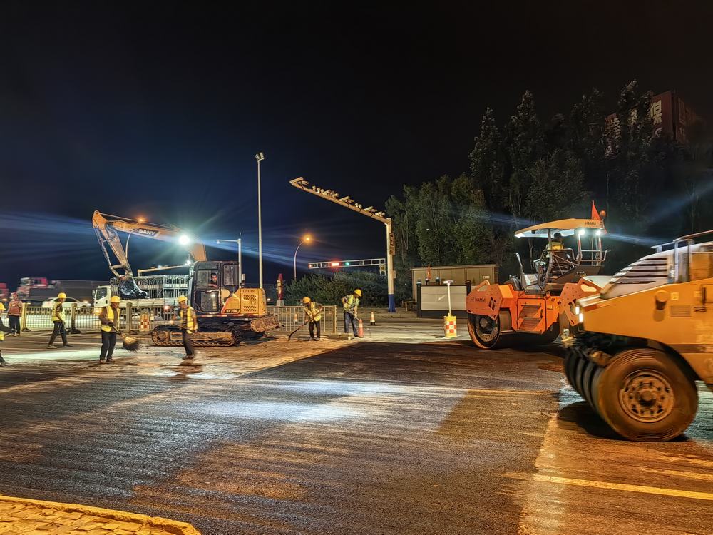 陕煤建设榆林公司第一项目部：7小时夜战抢通校场路  “绣花功夫”显担当