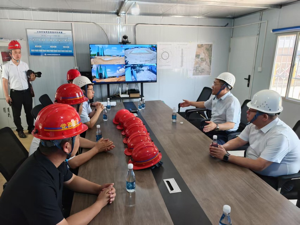 陕煤集团基本建设部副总经理王建立赴陕煤建设矿建二公司小庄煤矿义门风井项目筹备现场调研