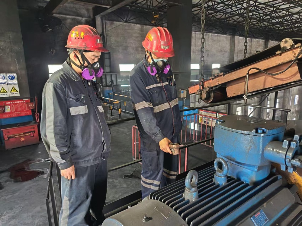 陕煤建设洗选煤运营公司澄合山阳运营项目部：烈日炙烤，他们的坚守最“滚烫”