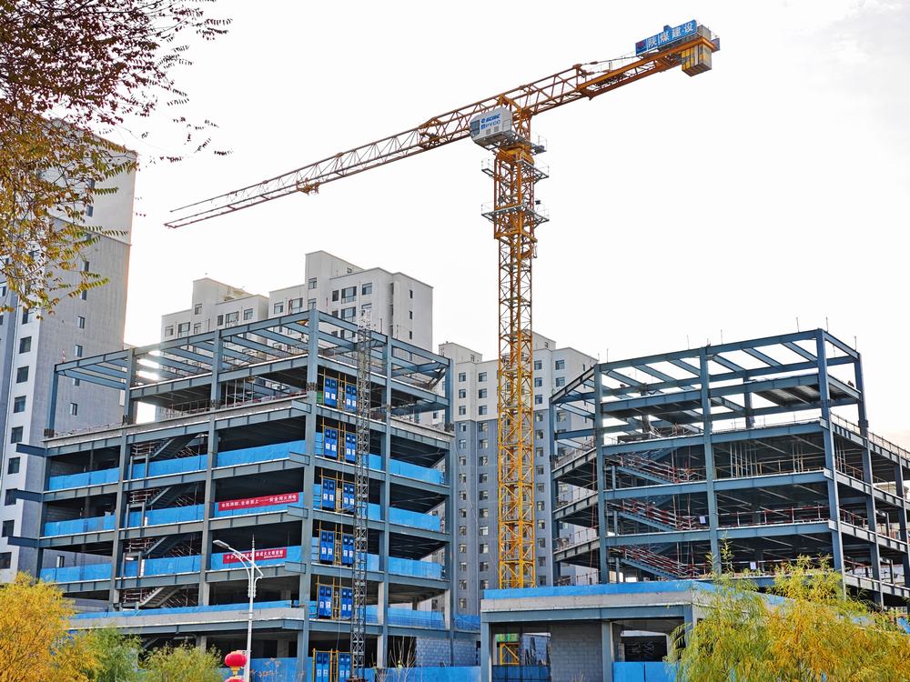 陕煤建设榆林公司:榆溪邻里汇项目主体结构顺利封顶