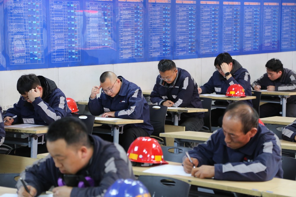 陕煤建设洗选煤运营公司:“全链条”打造项目建设的“常管控”与“长安全”